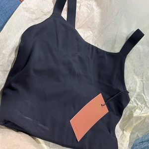 GIRLFRIEND COLLECTIVE CROP TOP SIZE SMALL